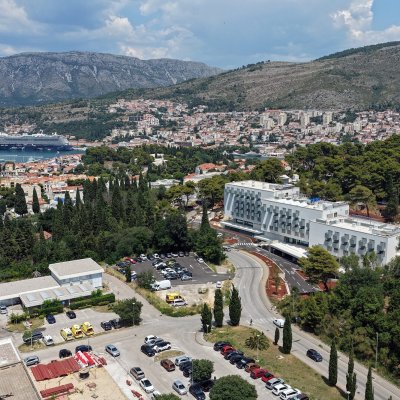 Centar iz zraka — pogled na luku